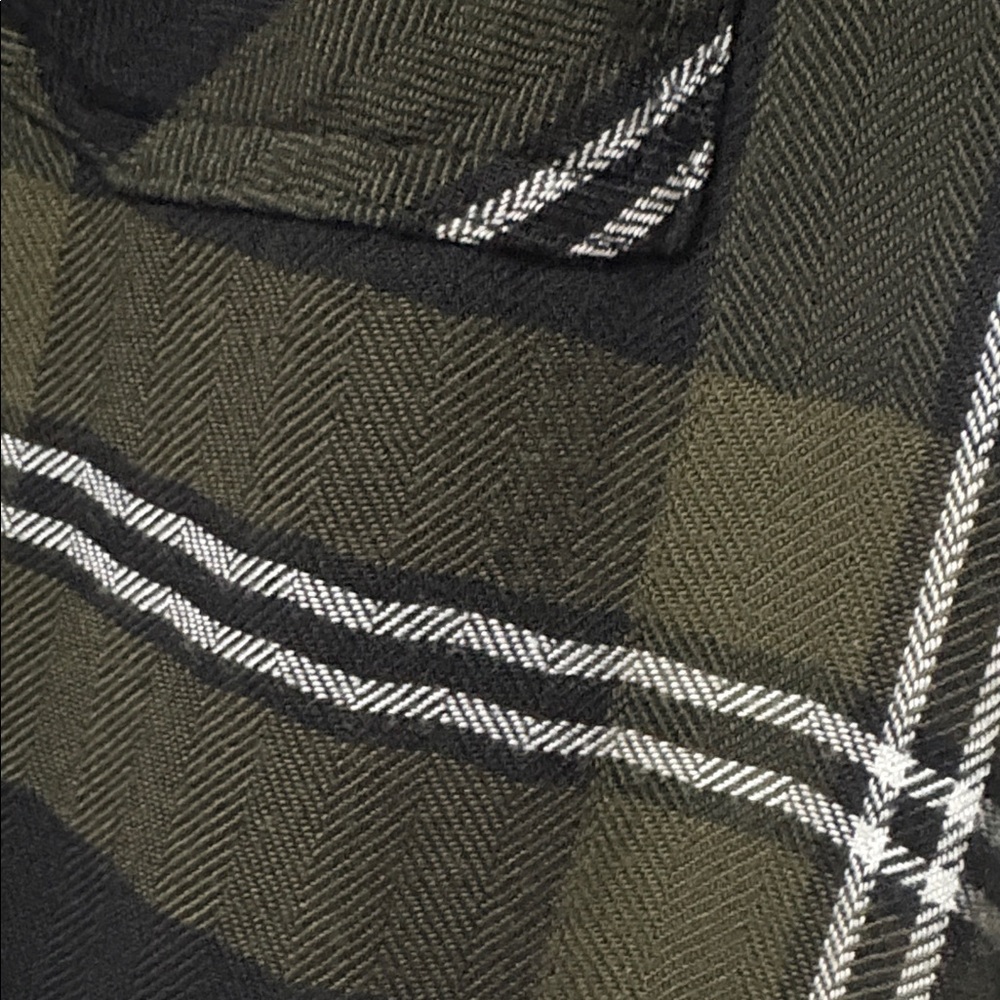Button up flannel - Picture 3 of 4